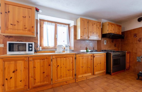 Sarre Apartment | Beautiful apartment for 5 guests with TV, pets allowed and parking, close to Aosta