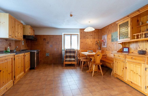 Sarre Apartment | Beautiful apartment for 5 guests with TV, pets allowed and parking, close to Aosta