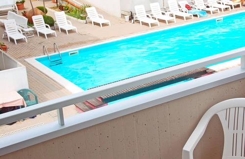 Alba Adriatica Apartment | Beautiful apartment for 6 guests with pool, WIFI, A/C, TV, balcony, pets allowed and parking