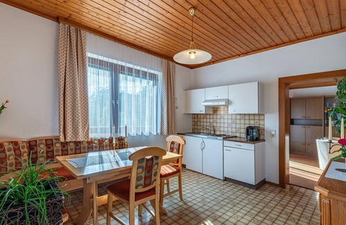 Agsdorf Apartment | Beautiful apartment for 4 guests with WIFI, TV, patio, pets allowed and parking