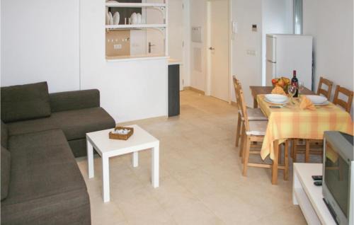 Rubite Apartment | Beautiful Apartment In Casarones