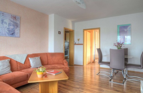 Bromskirchen Apartment | Beautiful apartment for 12 people with WIFI, TV, balcony, pets allowed, panoramic view and parking