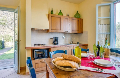 Giugnano Apartment | Beautiful apartment for 6 people with pool, WIFI, TV, pets allowed and parking