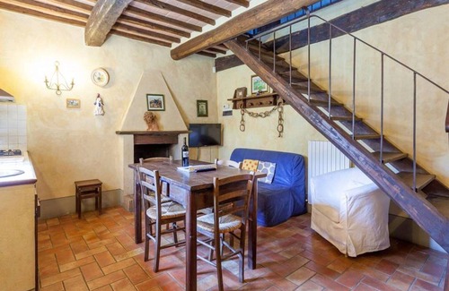 Monteleone d'Orvieto Apartment | Beautiful apartment for 4 people with WIFI, pool and parking