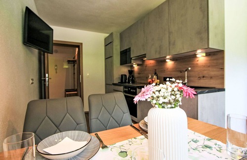 Distelberg Apartment | Beautiful apartment for 8 guests with WIFI and terrace