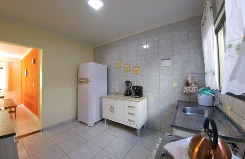 Porto Belo Apartment | Beautiful apartment (first floor) in Perequê, 600m from the beach with air and Wi-Fi