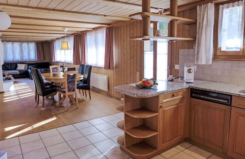 Gadmen Apartment | Beautiful apartment for 5 people with WIFI, TV, patio, pets allowed, panoramic view and parking