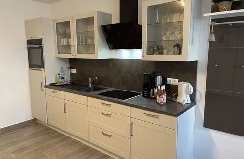 Altefaehr Apartment | Beautiful apartment for 4 guests with WIFI, TV, balcony and parking