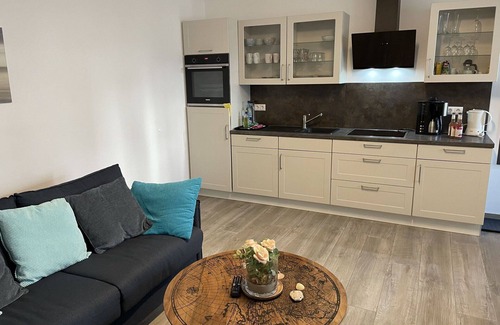 Altefaehr Apartment | Beautiful apartment for 4 guests with WIFI, TV, balcony and parking