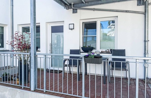 Altefaehr Apartment | Beautiful apartment for 4 guests with WIFI, TV, balcony and parking