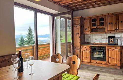 Magdalensberg Apartment | Beautiful apartment for 6 people with WIFI, pool, TV, patio, panoramic view and parking