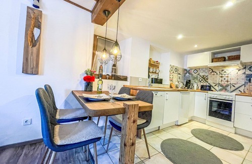 Eisenbach Apartment | Beautiful apartment for 2 people with WIFI, TV, patio, pets allowed and parking