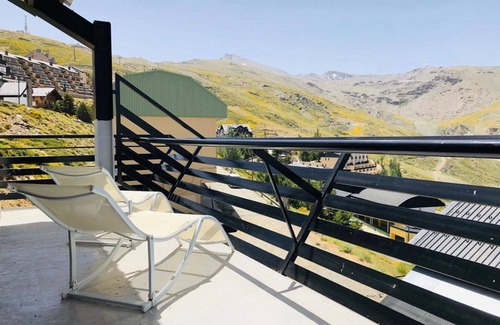 Pradollano Apartment | Beautiful apartment for 4 guests with WIFI, TV, terrace and parking