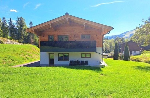 Leogang Apartment | Beautiful apartment for 4 people with WIFI, TV, terrace, pets allowed and panoramic view