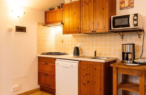Cipressa Apartment | Beautiful apartment for 6 guests with WIFI, pool, patio, pets allowed, panoramic view and parking