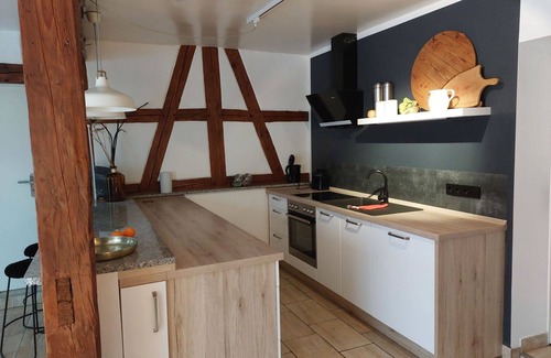 Suhl Apartment | Beautiful apartment for 4 people with WIFI, TV, patio, pets allowed and parking