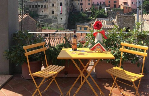 Buti Apartment | Beautiful apartment for 7 people with WIFI, A/C, TV, terrace, panoramic view and parking