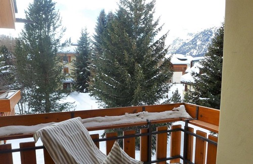 Surlej Apartment | Beautiful apartment for 6 guests with WIFI, TV, balcony, pets allowed, panoramic view and parking
