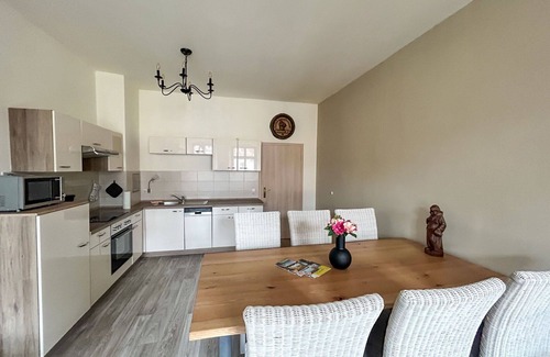 Zittau Apartment | Beautiful apartment for 6 people with WIFI, TV, patio, pets allowed and parking
