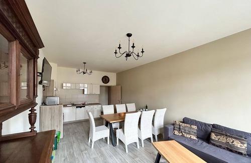 Zittau Apartment | Beautiful apartment for 6 people with WIFI, TV, patio, pets allowed and parking