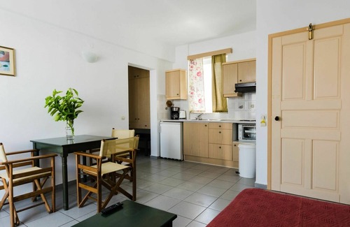 Limenas Chersonisou Apartment | Beautiful apartment for 3 people with WIFI, A/C, TV and balcony