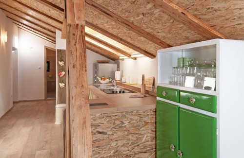 Zvonece Apartment | Beautiful apartment for 4 people with A/C, WIFI, TV, terrace, pets allowed and panoramic view