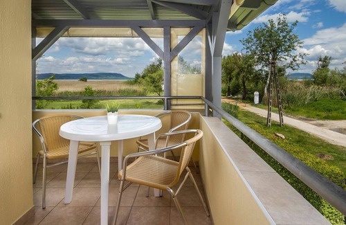 Balatonmariafurdo Apartment | Beautiful apartment for 4 people with WIFI, pool, A/C, TV, patio and parking