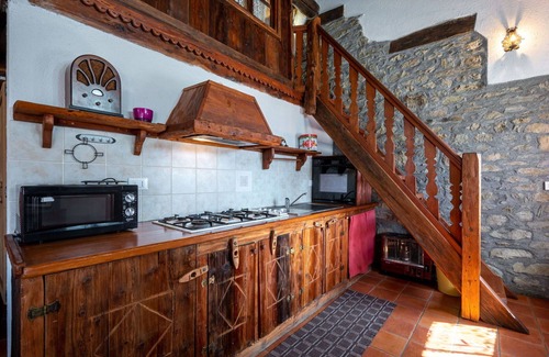 Avise Apartment | Beautiful apartment for 4 people with WIFI, TV, pets allowed and parking