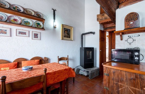 Avise Apartment | Beautiful apartment for 4 people with WIFI, TV, pets allowed and parking