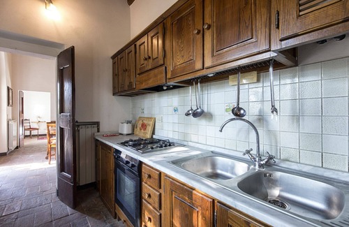 Cortona Apartment | Beautiful apartment for 2 people with pool, A/C, WIFI, TV, panoramic view and parking