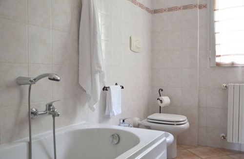 Travaco Siccomario Apartment | Beautiful apartment for 2 people with WIFI, A/C, TV, balcony, pets allowed and parking