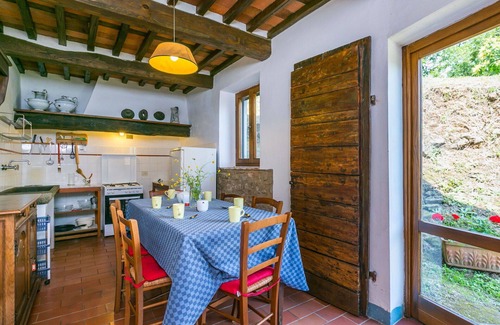 Pietrabuona Apartment | Beautiful apartment for 6 guests with pool, WIFI, TV, patio and pets allowed
