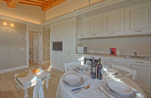Vinci Apartment | Beautiful apartment for 4 people with A/C, WIFI, pool, TV, panoramic view and parking
