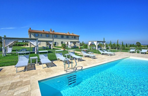 Vinci Apartment | Beautiful apartment for 4 people with A/C, WIFI, pool, TV, panoramic view and parking