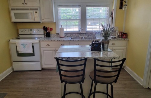 Bardstown Apartment | Beautiful apartment in the heart of downtown Bardstown, KY