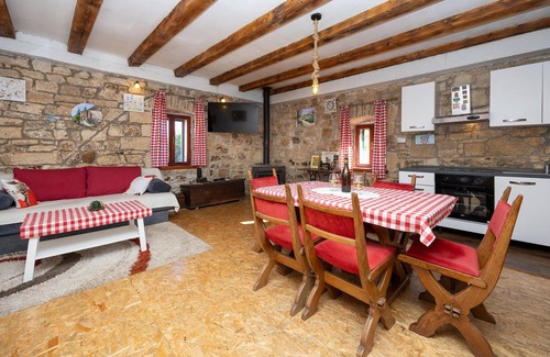 Citluk Apartment | Beautiful apartment in Hrvace with WiFi