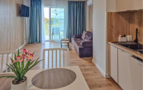 Insko Apartment | Beautiful Apartment In Insko With Sauna