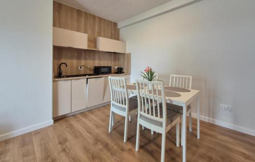 Insko Apartment | Beautiful Apartment In Insko With Sauna