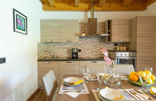 Colico Piano House | Beautiful apartment in villa for 6 guests with WIFI, pool, TV, terrace and parking
