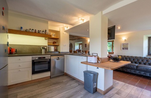 Somano House | Beautiful apartment in villa with WIFI, pool, TV, patio, pets allowed, panoramic view and parking