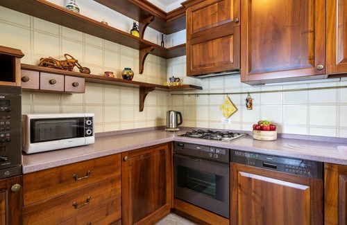 Someraro House | Beautiful apartment in villa for 6 guests with WIFI, TV, balcony and pets allowed