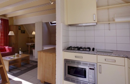 Municipality of Dalfsen House | Beautiful apartment in villa for 4 people with pool, WIFI, TV and terrace