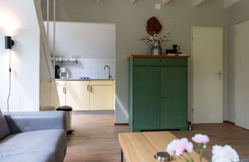 Municipality of Dalfsen House | Beautiful apartment in villa for 4 people with pool, WIFI, TV and terrace