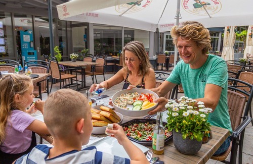 Belfeld House | Beautiful apartment in villa for 6 people with pool, WIFI, TV and terrace