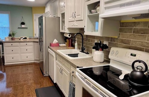 Conyers Apartment | Beautiful Apartment in Conyers With Jacuzzi Tub, Full Kitchen, WIFI