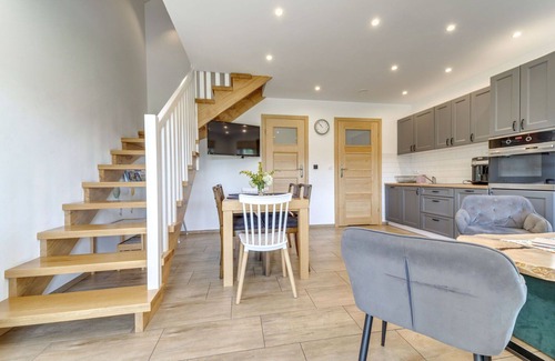 Wisla House | Beautiful apartment in villa for 8 guests with WIFI, TV, terrace and parking