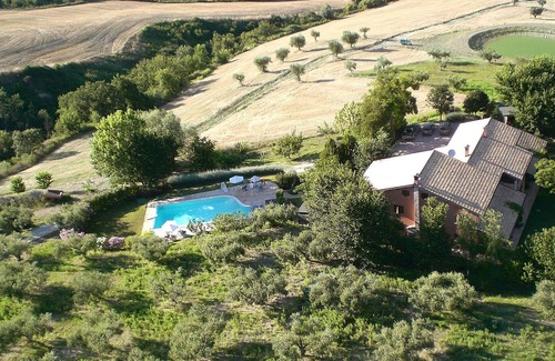 Citta Sant'Angelo House | Beautiful apartment in villa for 10 guests with WIFI, pool, TV, terrace and parking