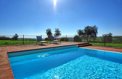 Castelnuovo Berardenga Apartment | Beautiful apartment for 2 guests with A/C, pool, TV, panoramic view and parking, close to Siena