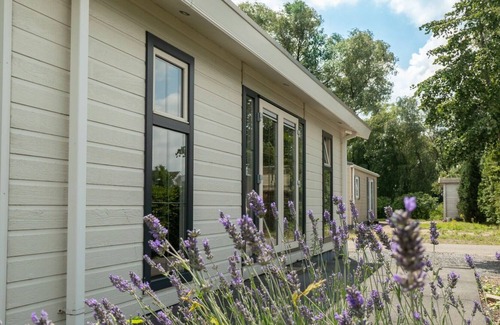 Dordtse Biesbosch Apartment | Beautiful apartment for 4 guests with WIFI, TV, terrace and parking