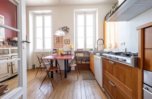 Saint Seurin - Fondaudege Apartment | Beautiful apartment, terrace with view, quiet+